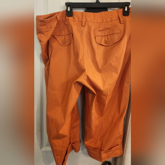 Cropped Cuffed Pants - Picture 2 of 4